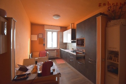 Foto Appartamento in Via Dante 62, Magenta Centro di 60 m² con 3 locali