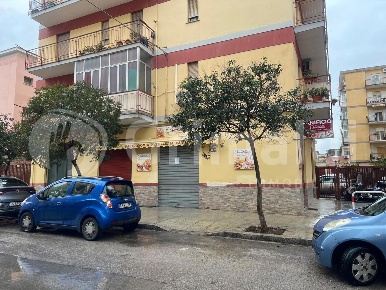 Foto Bar in Via G. Campisi 91, Palermo Guadagna di 150 m² in vendita