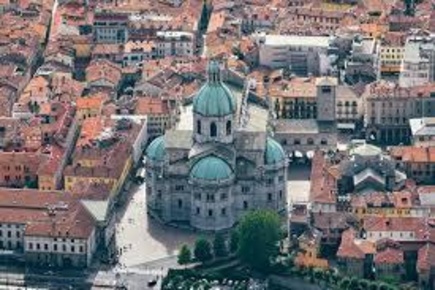 Foto Ufficio a Como Borghi di 150 m² con 4 locali in affitto