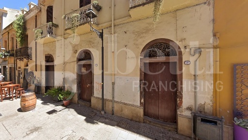 Foto Negozio a Oristano Centro di 200 m² in vendita