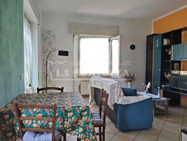 Foto Appartamento a Pisa San Francesco di 80 m² con 5 locali in vendita