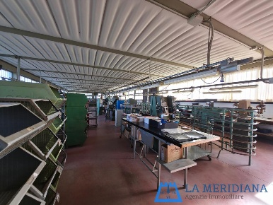 Foto Capannone industriale a Cerreto Guidi Centro di 450 m² con 7 locali
