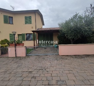 Foto Villa a schiera a San Giuliano Terme Pontasserchio, Pappiana di 130 m²