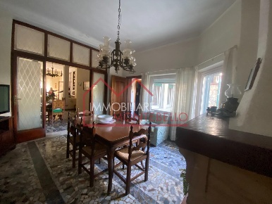 Foto Casa indipendente a Viareggio Centro di 280 m² con 10 locali