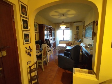 Foto Appartamento a Carrara Marina di Carrara di 100 m² con 4 locali