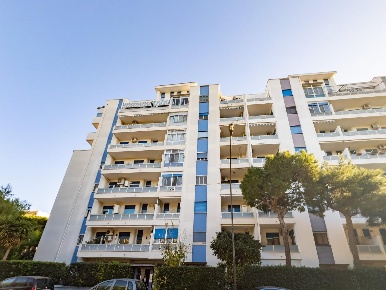 Foto Appartamento a Taranto Italia - Montegranaro di 120 m² con 6 locali