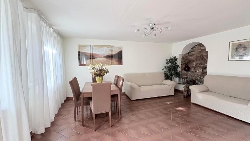 Foto Casa indipendente a Lucca Sant'Alessio - Carignano di 125 m²