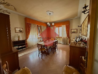 Foto Villa unifamiliare a Fucecchio Centro di 180 m² con 5 locali