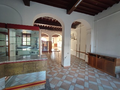 Foto Locale commerciale a Capannoli Centro di 120 m² con 2 locali
