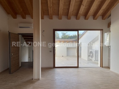 Foto Appartamento in Via Corradini, Thiene Centro di 120 m² con 3 locali