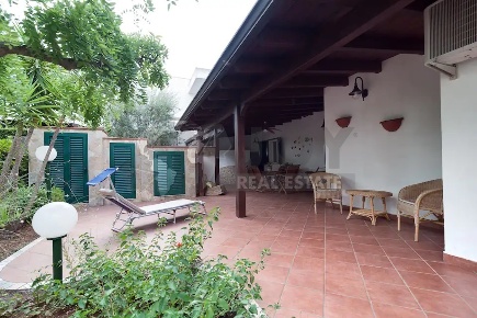 Foto Villa unifamiliare in Via Tramonti, Nardò di 70 m² con 3 locali