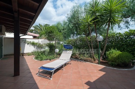 Foto Villa unifamiliare in Via Tramonti, Nardò di 70 m² con 3 locali