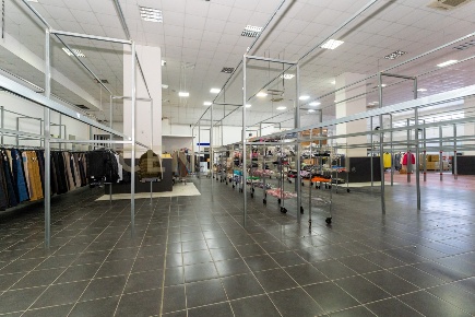 Foto Attività commerciale in Viale del Commercio, Misterbianco Centro
