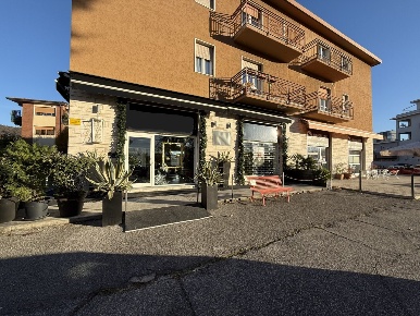 Foto Locale commerciale in Via Giulio Uberti 2, Brescia Urago Mella
