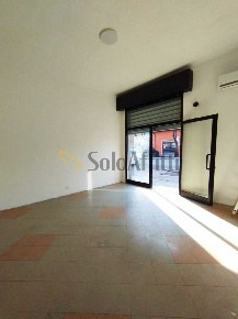 Foto Locale commerciale in Piave, Modena Crocetta di 56 m² con 3 locali