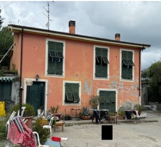 Foto Villa unifamiliare in Località Tirolo 58, Bolano di 216 m² all'asta