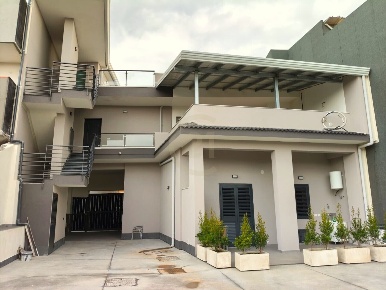 Foto Villa unifamiliare a Acireale di 120 m² con 5 locali in vendita