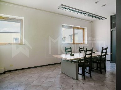 Foto Ufficio in Via Martin Luther King, Livorno La Rosa di 24 m² in affitto