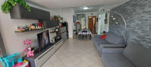 Foto Appartamento in Via dei Pini, Loano Centro di 91 m² con 3 locali
