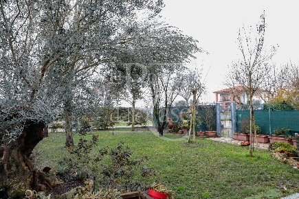 Foto Villa a schiera Medicina di 125 m² con 5 locali in vendita