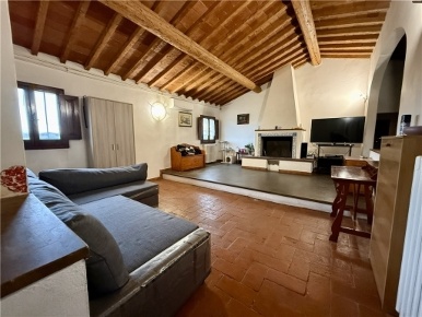 Foto Rustico in VIA DI UGNANO, Firenze Ugnano di 270 m² con 9 locali