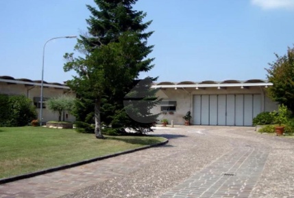 Foto Laboratorio in Via Cesare Battisti, Ceregnano di 700 m² con 3 locali