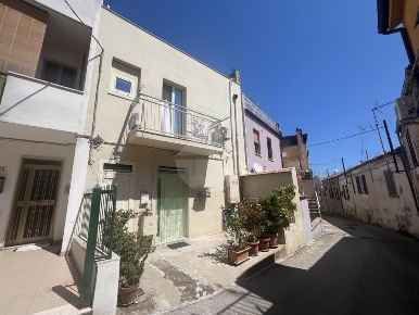 Foto Casa indipendente in Via Poerio, Vasto di 90 m² con 4 locali