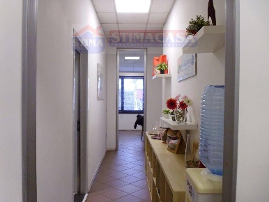 Foto Ufficio a Casoria Centro di 100 m² con 3 locali in affitto