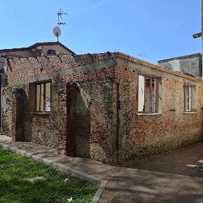 Foto Magazzino in Via ADRIA Via Bettola 0, Adria Centro di 140 m²