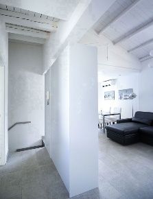 Foto Attico in Via Isidoro La Lumia 80, Palermo di 76 m² con 3 locali