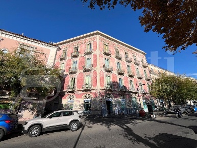 Foto Negozio in Via Litterio 12, Catania Centro Storico di 100 m²