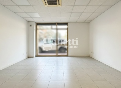 Foto Laboratorio in Via Gaetano Donizzetti 1, Scandicci Casellina di 121 m²