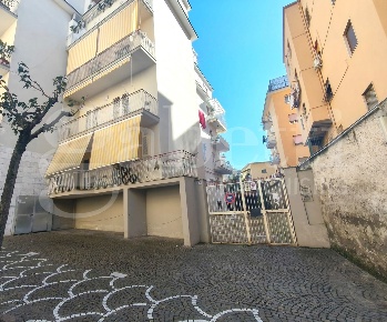 Foto Appartamento in Via LIBERTA' 296, Portici di 75 m² con 3 locali