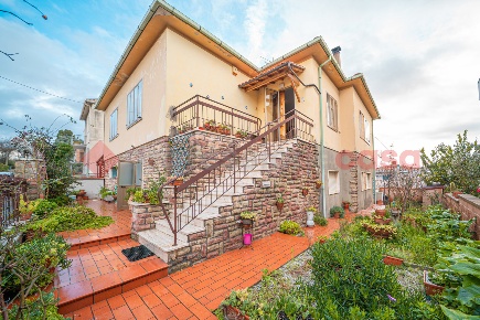 Foto Appartamento in Via Fittovecchio 26, Cecina Cecina Centro di 154 m²