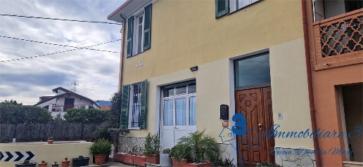 Foto Casa indipendente a Albenga Paragi Posillico di 107 m² con 5 locali