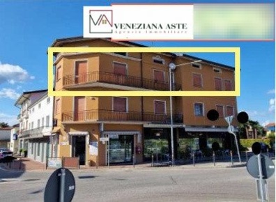 Foto Appartamento in Via Fausta, Portogruaro Centro di 177 m² con 6 locali