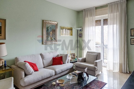 Foto Appartamento in Piazza Napoli 15, Milano Solari di 95 m² con 3 locali