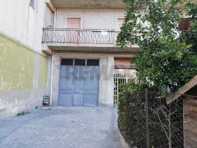 Foto Posti auto in via libertà, Francavilla di Sicilia di 46 m² in vendita