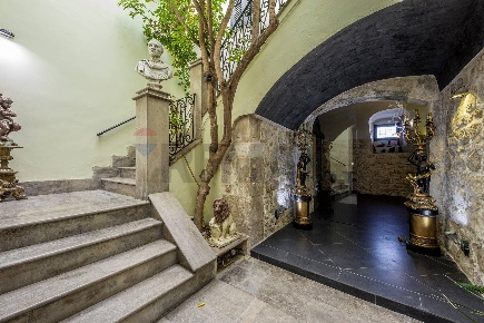 Foto Casa indipendente in Via Roma 264, Monterosso Almo di 253 m²