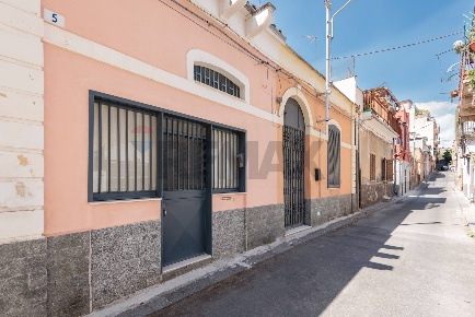 Foto Casa indipendente in via Ogliastro 5, Catania Cibali di 80 m²