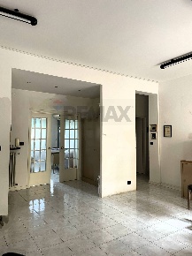 Foto Appartamento in Via Libertà 115, Enna Centro di 117 m² con 6 locali