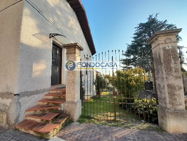 Foto Appartamento in Via Don Angelo Merici, Manerba del Garda Solarolo