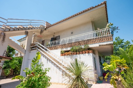 Foto Casa indipendente in via dei gladioli 28, Taormina di 220 m²