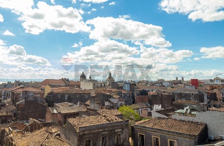 Foto Appartamento in Via Luigi Sturzo 64, Catania Centro Storico di 115 m²