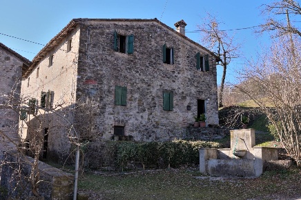 Foto Rustico a Langhirano di 343 m² con 16 locali in vendita