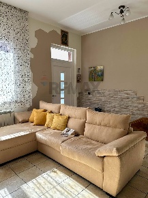 Foto Casa indipendente a Randazzo Centro di 106 m² con 5 locali in vendita