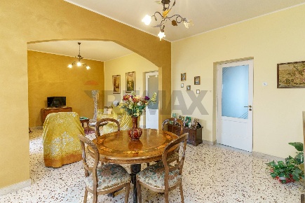 Foto Appartamento in Via Catania 109, Enna Centro di 121 m² con 6 locali