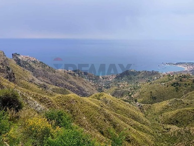 Foto Terreno agricolo in contrada francese, Castelmola di 9400 m²