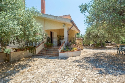 Foto Villa unifamiliare in Traversa la Marchesa, Siracusa Maeggio di 150 m²