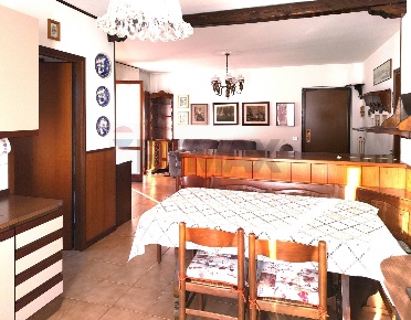 Foto Appartamento in Via Divisione Acqui 5, Almè di 125 m² con 4 locali